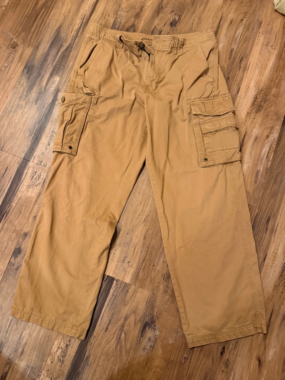 Eddie Bauer Men's Cargo Pants in Tan 34x30